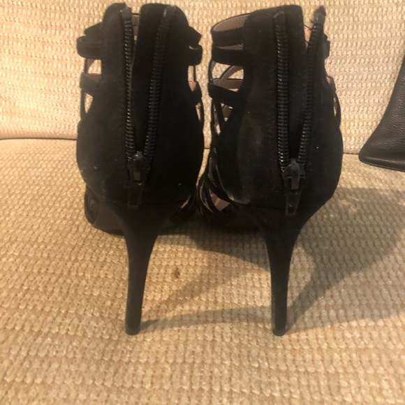 Black heels - Picture 3 of 6